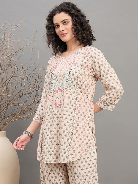 Women wearing Bluauraa Tunic/Kurti/Tops