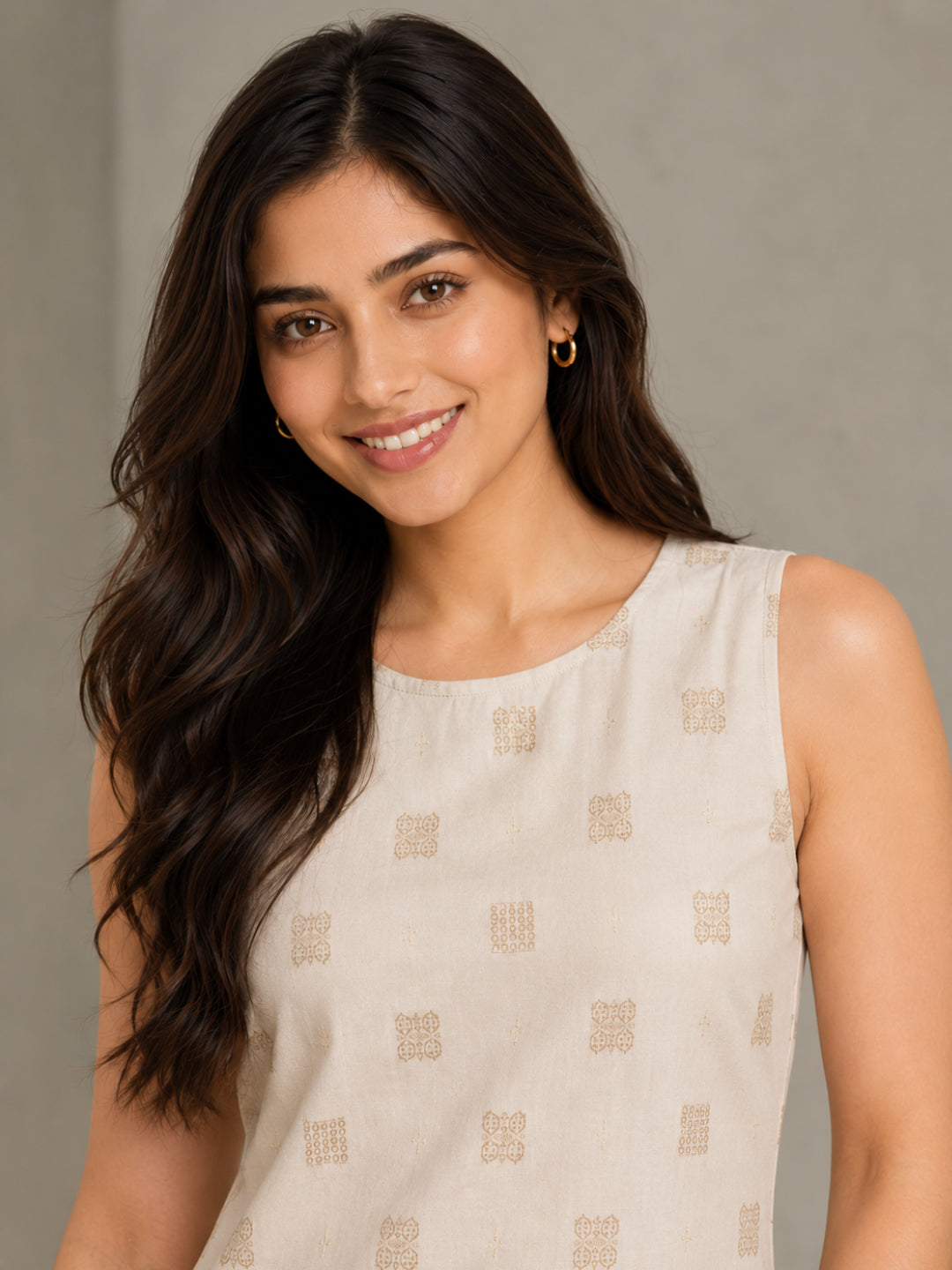 Sleeveless Kurti with Golden Butti - BluAuraa