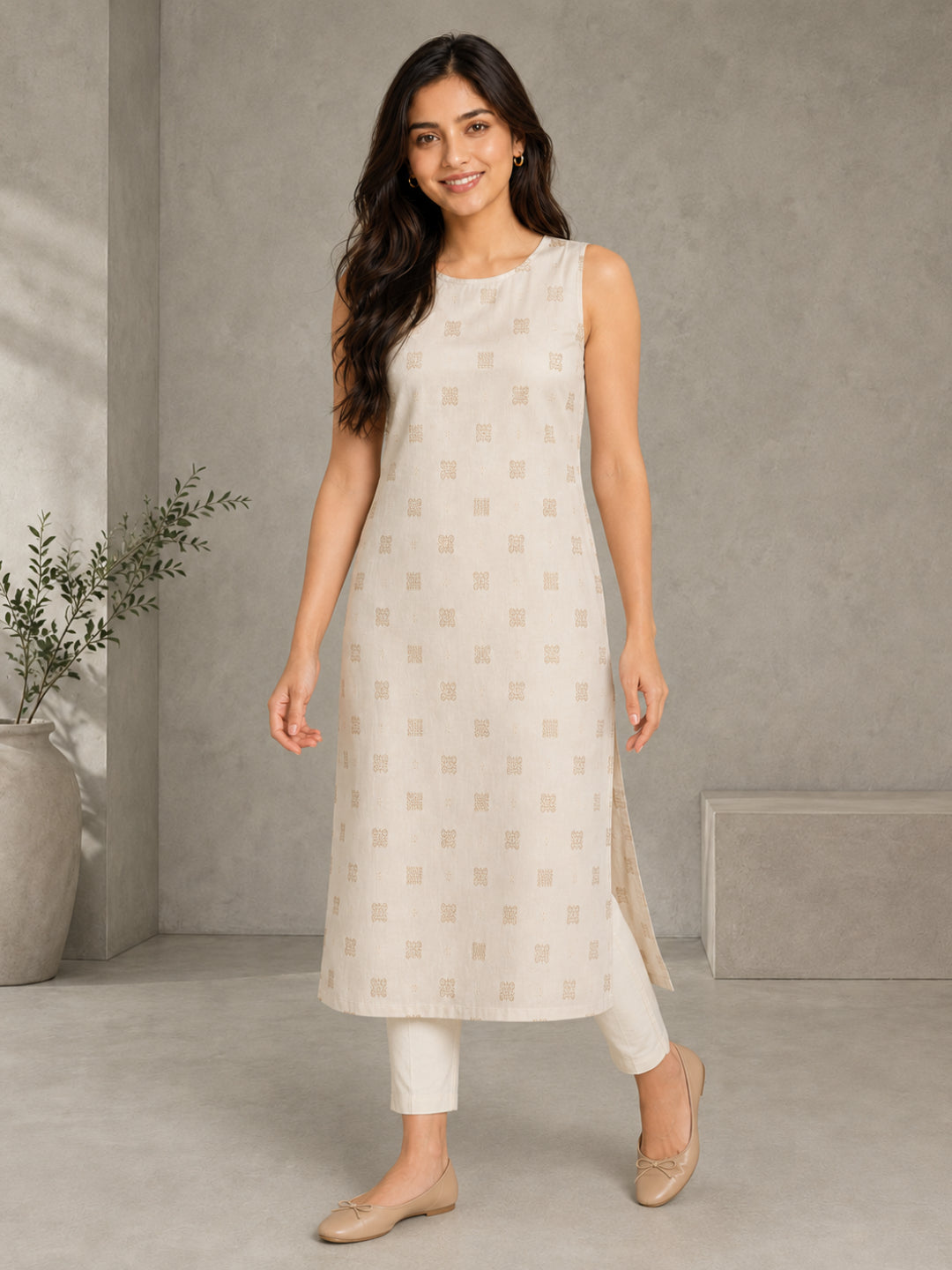 Sleeveless Kurti with Golden Butti - BluAuraa