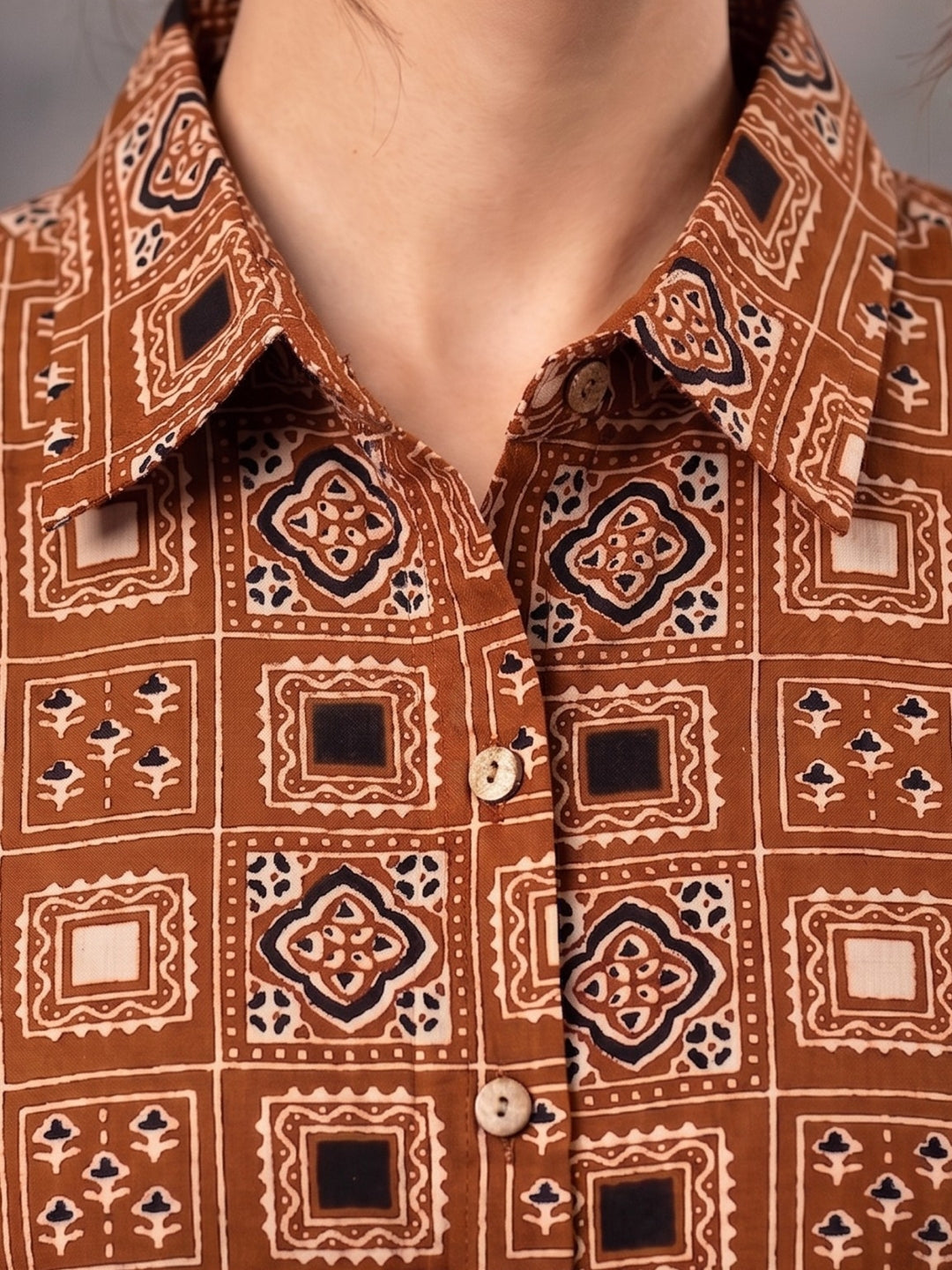 Geometrical Print Sleeveless Mustard Kurta and Pant Set - BluAuraa