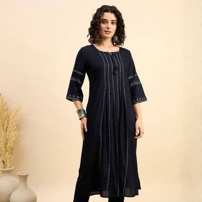 Women wearing Bluauraa Tunic/Kurti/Tops