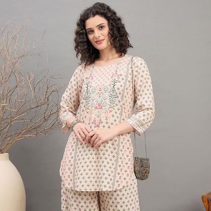 Women wearing Bluauraa Tunic/Kurti/Tops