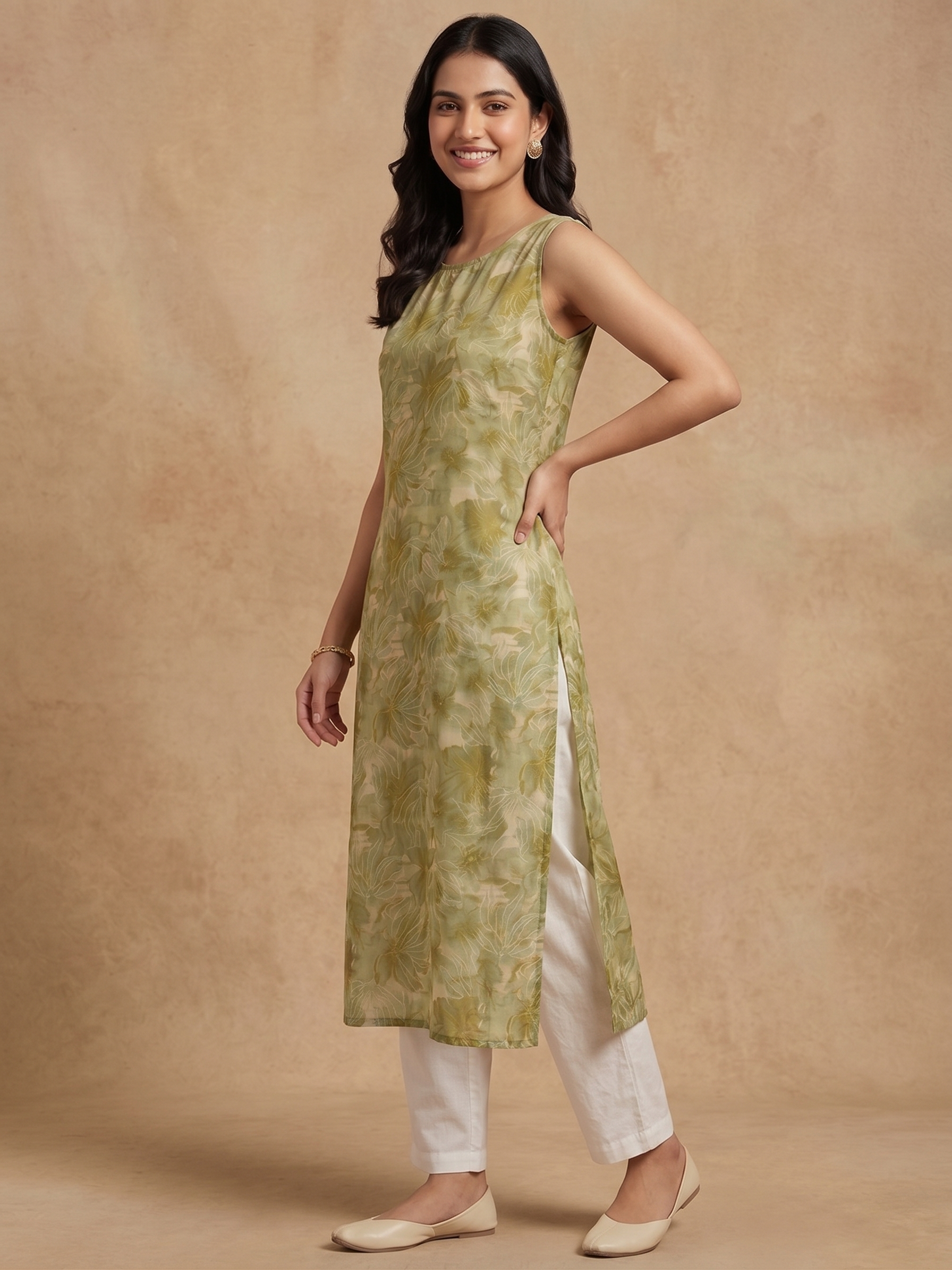 Women wearing Bluauraa Tunic/Kurti/Tops