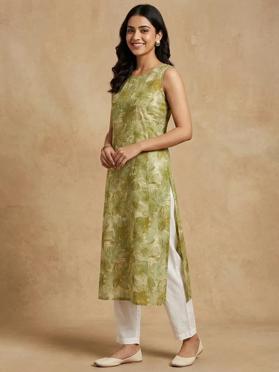 Women wearing Bluauraa Tunic/Kurti/Tops