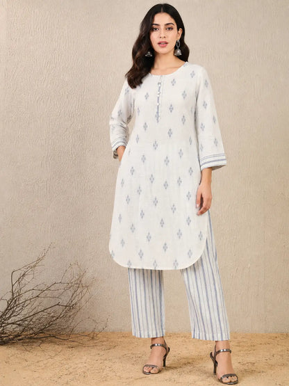 Women wearing Bluauraa Tunic/Kurti/Tops